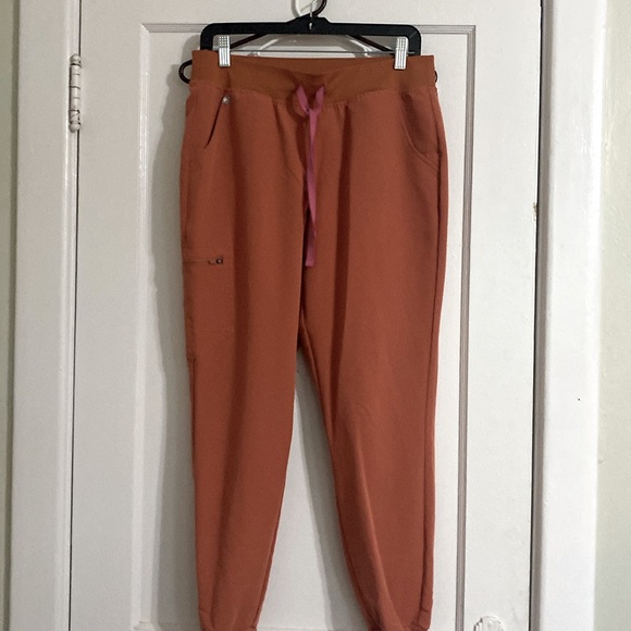 Figs medium scrub set. - Picture 2 of 2